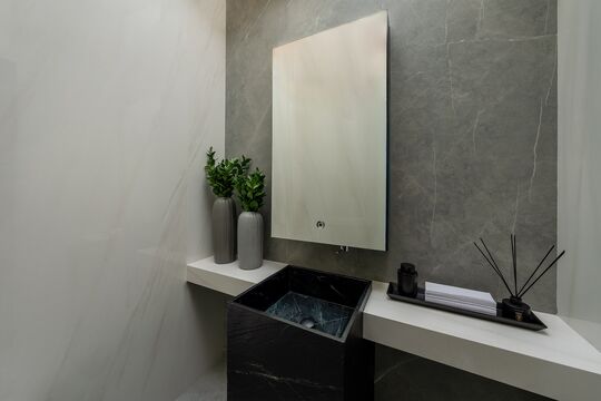 Baño Muro y piso Armany Silver-Lavamanos Granito Roma-Mesón Lassa White-3-Gramar